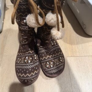 BearPaw Cozy Brown Pom-Pom Winter Boots
